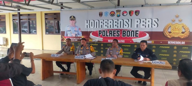 Polres Bone menggelar konferensi pers terkait hasil gelaran Operasi Pallawa 2025, Senin (24/2). (ist)