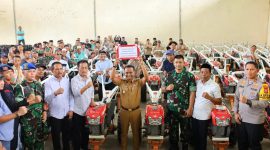 Pemkab Bone salurkan 54 Alsintan untuk petani. (ist)