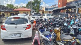 Barang bukti yang diamankan dalam operasi balap liar di Kecamatan Cenrana, Selasa (4/3) dini hari. (foto : Asrul Rahman)