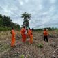 BPBD Bontang Sisir Titik Rawan Karhutla di Bontang Lestari, Selasa (25/3). (ist)