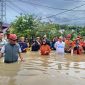 BPBD Bontang Dampingi Wali Kota Neni Moerniaeni Pantau Banjir. (ist)
