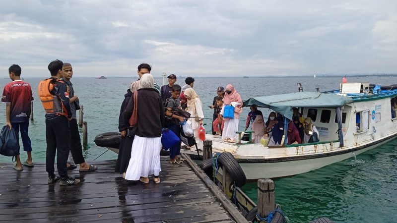 Pulau beras basah diserbu ribuan pengunjung. (ist)
