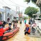 Bantuan makanan terhadap warga terdampak banjir mulai mengalir, Kota Bontang, Senin (14/4). (ist)