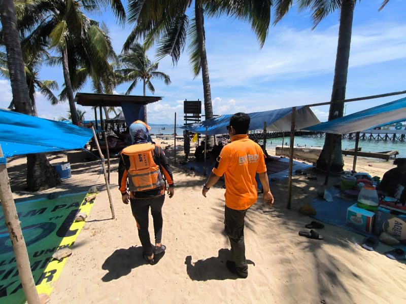 BPBD Bontang Kawal Liburan di Pulau Beras Basah, Minggu (21/4). (ist)