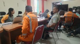 Anggota BPBD Bontang jalani pemeriksaan kesehatan rutin di Puskesmas Bontang Selatan 1, Kamis (24/4). (ist)
