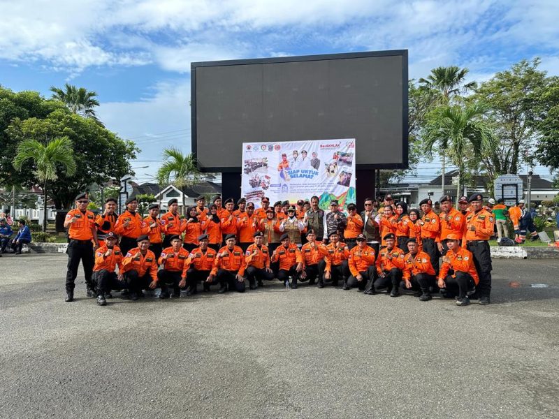 Foto bersama di sela-sela Apel Hari Kesiapsiagaan Bencana (HKB) Nasional 2025 di Kota Bontang, Rabu (30/4). (ist)