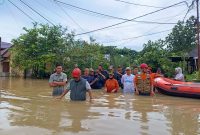 Banjir Kepung Bontang! Air Capai 2 Meter, BPBD Gerak Cepat Evakuasi Warga. (foto:ist)