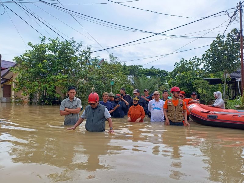 Banjir Kepung Bontang! Air Capai 2 Meter, BPBD Gerak Cepat Evakuasi Warga. (foto:ist)