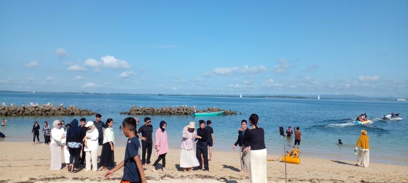 Ribuan Wisatawan Serbu Pulau Beras Basah, BPBD Bontang Siaga Penuh Sepanjang Hari. (foto;ist)