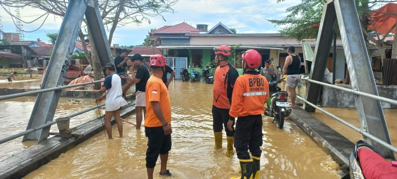 BPBD Bontang Pantau Ketat Debit Sungai di Kelurahan Api-Api, Senin (12/5). (ist)