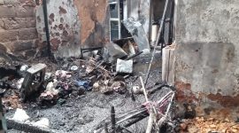 Kondisi rumah kontrakan di Gunung Telihan yang dilalap api, Kota Bontang, Sabtu (17/5). (ist)