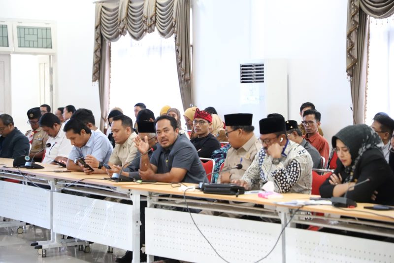 Anggota DPRD Kota Bontang Faisal FBR saat menyampaikan usulannya di Musrembang RPJMD, Senin (19/5). (ist)