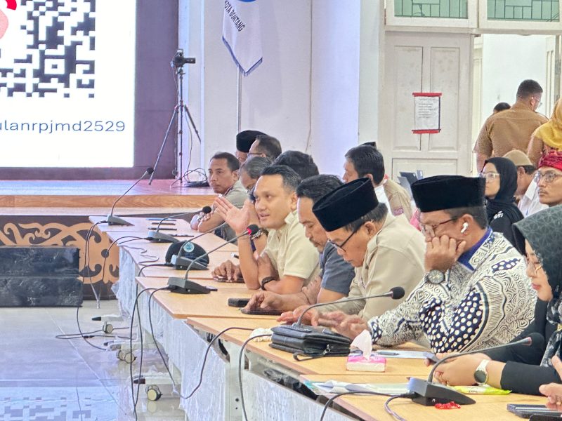 asser Arafat Soroti Kawasan Kumuh Bontang, Usul Solusi Lewat Revitalisasi Kotaku. (foto:ist)