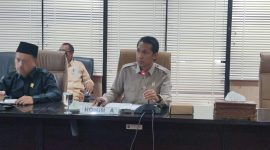Rapat Dengar Pendapat (RDP) DPRD Bontang menyoroti langkah PT Badak LNG yang memutus kontrak kerja sama dengan PT Sumedang Jaya Lestari (SJL). Selasa (27/5). (isr)