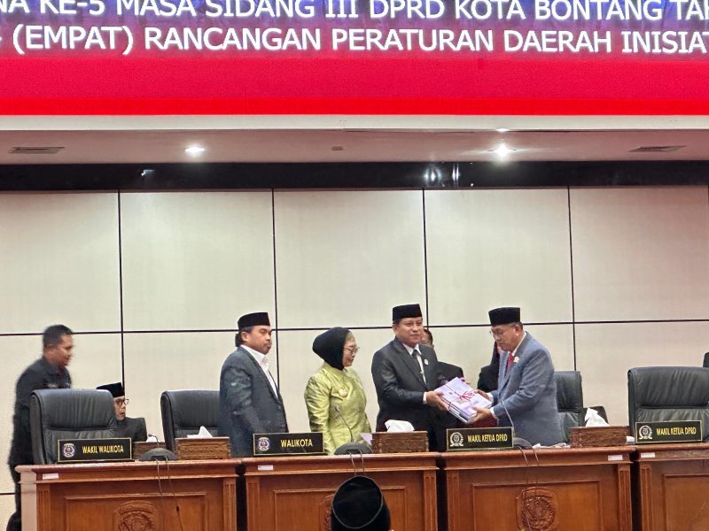 Suasana Rapat Paripurna DPRD Bontang, Senin (2;6). (ist)