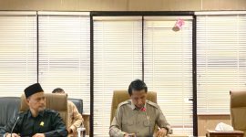 Sekretaris Komisi A DPRD Kota Bontang, Saeful Rizal (kiri) saat RDP bersama Ketua Komisi, Heri Keswanto (kanan). (ist)