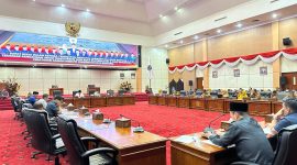 Rapat kerja DPRD Bontang mendengarkan tanggapan Pemkot terhadap pandangan fraksi-fraksi terkait dua raperda, Senin (16/6). (ist)