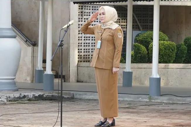 Sekretaris DPRD Kaltim, Norhayati Usman, menegaskan bahwa kehadiran ini mencerminkan komitmen dan kedisiplinan pegawai dalam menjalankan tugas. (Foto/Hms)