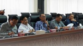 Upaya penyelesaian sengketa kepemilikan tanah dilakukan lewat rapat dengar pendapat (RDP) yang digelar di Ruang Rapat Gedung E DPRD Kaltim. (Foto/Hms)