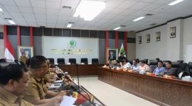 Komisi IV DPRD Kaltim gelar rapat maraton dengan Dinas Pendidikan dan Kebudayaan (Disdikbud) Kaltim, sejumlah isu strategis di sektor pendidikan daerah kembali dibedah secara mendalam. (Foto/Humas)