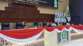 Suasana Rapat Paripurna ke-18 DPRD Kaltim saat penyerahan Nota Keuangan dan Ranperda Pertanggungjawaban APBD 2024 oleh Pemprov Kaltim. (Foto:Hms)