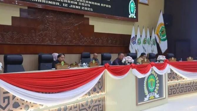 Suasana Rapat Paripurna ke-18 DPRD Kaltim saat penyerahan Nota Keuangan dan Ranperda Pertanggungjawaban APBD 2024 oleh Pemprov Kaltim. (Foto:Hms)