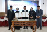 Wali Kota Bontang, Neni Moerniaeni bersama pimpinan DPRD saat mengikuti Rapat Paripurna Pengesahan Pertanggungjawaban Pelaksanaan APBD 2024 di Pendopo Rumah Jabatan, Senin (23/6). (ist)