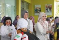 Wakil Ketua DPRD Kaltim, Yenni Eviliana, turut hadir dalam penyambutan tersebut. (Foto/Humas)