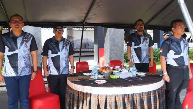 Ketua Komisi II DPRD Kaltim, Sabaruddin Panrecalle, yang turut hadir memberikan dukungan kegiatan turnamen olahraga yang digelar Polda Kaltim. (Foto/Humas)