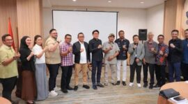 Komisi II DPRD Kalimantan Timur melakukan kunjungan kerja ke Hotel Blue Sky Pandurata, yang terletak di Jalan Raden Saleh, Cikini, Jakarta Pusat. (Foto/Humas)
