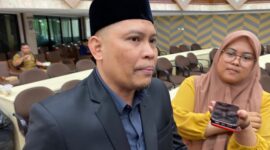 Sekretaris Komisi I DPRD Kaltim, Salehuddin,menyebut langkah tersebut sebagai bentuk pengakuan konkret atas kontribusi para pendidik. (Foto/Diksiku)

