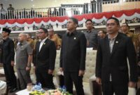 Wakil Ketua Komisi III DPRD Kalimantan Timur, Akhmed Reza Fachlevi, menyampaikan apresiasi atas pidato perdana Bupati Kutai Kartanegara, Aulia Rahman Basri, dalam Rapat Paripurna Istimewa DPRD Kukar. (Foto/Humas)