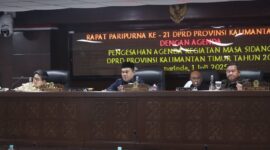 Pimpinan rapat paripurna ke-21 DPRD Kaltim tentang pengesahan resmi agenda kegiatan Masa Sidang II Tahun 2025, Samarinda, Selasa (1/7). (ist)