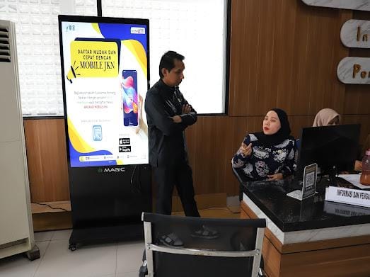 Ketua Komisi A DPRD Bontang, Heri Keswanto melakukan kunjungan kerja di sejumlah Puskesmas, Senin (7/7). (ist)