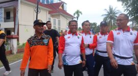 
Dari jajaran Forkopimda hingga legislator lokal hadir menyemarakkan acara, termasuk Gubernur Kaltim Rudy Mas’ud, serta anggota Komisi II DPRD Kaltim, Sigit Wibowo, yang hadir mewakili Ketua DPRD. (Foto/Humas)
