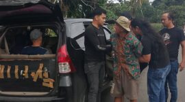 Tim Intelkam Polres Bone mengamankan pelaku penculikan anak, Senin (14/7). (ist)