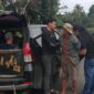 Tim Intelkam Polres Bone mengamankan pelaku penculikan anak, Senin (14/7). (ist)