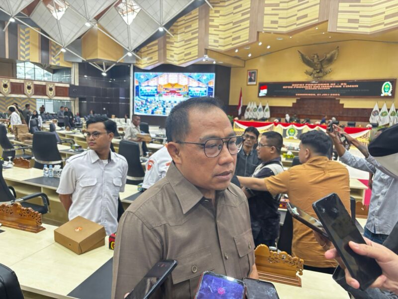 Sarkowi V Zahry terpilih sebagai ketua Pansus Ranperda Penididikan dan Lingkungan. (Foto/Diksiku)
