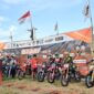 Suasana lomba balap cross motor ojek gabah yang digelar UD Putra Tibojong, Kabupaten Bone, Minggu (3/8). (DIKSIKU/Idhul)