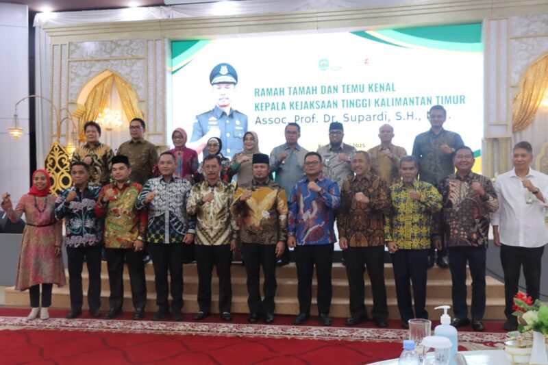 Ketua DPRD Kaltim, Hasanuddin Mas’ud, yang hadir dalam kegiatan tersebut menyampaikan apresiasi atas kiprah Kejati Kaltim selama masa transisi. (Foto/Hms)