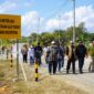 Komisi III DPRD Kaltim turun langsung ke lapangan untuk meninjau izin crossing jalan dan rencana tukar menukar jalan provinsi. (Foto/Hms)