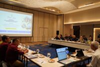 Komisi II DPRD Kaltim menggelar rapat kerja bersama dua perusahaan daerah (perusda) dan jajaran Pemprov Kaltim di Hotel Astara Balikpapan. (Foto/Hms)