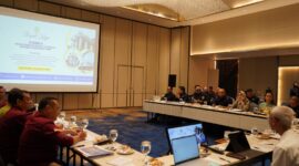 Komisi II DPRD Kaltim menggelar rapat kerja bersama dua perusahaan daerah (perusda) dan jajaran Pemprov Kaltim di Hotel Astara Balikpapan. (Foto/Hms)