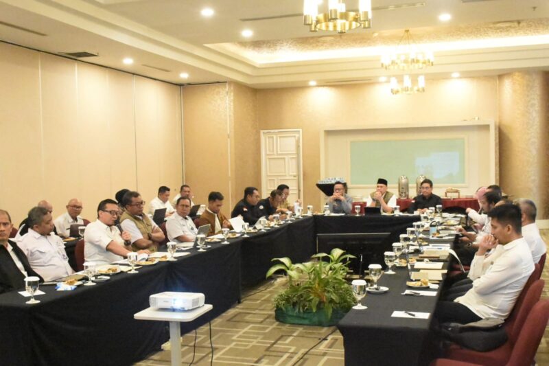 Komisi I DPRD Kaltim menggelar rapat kerja maraton bersama lima perangkat daerah di Balikpapan. (Foto/Hms)