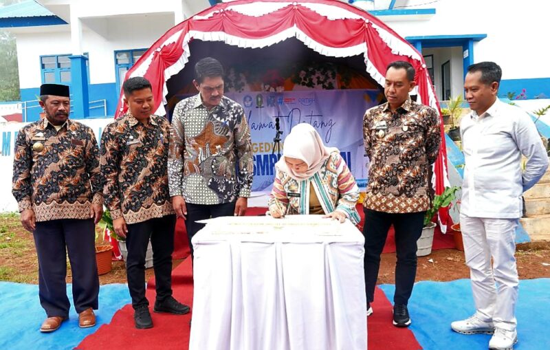 CREATOR: gd-jpeg v1.0 (using IJG JPEG v62), quality = 82?