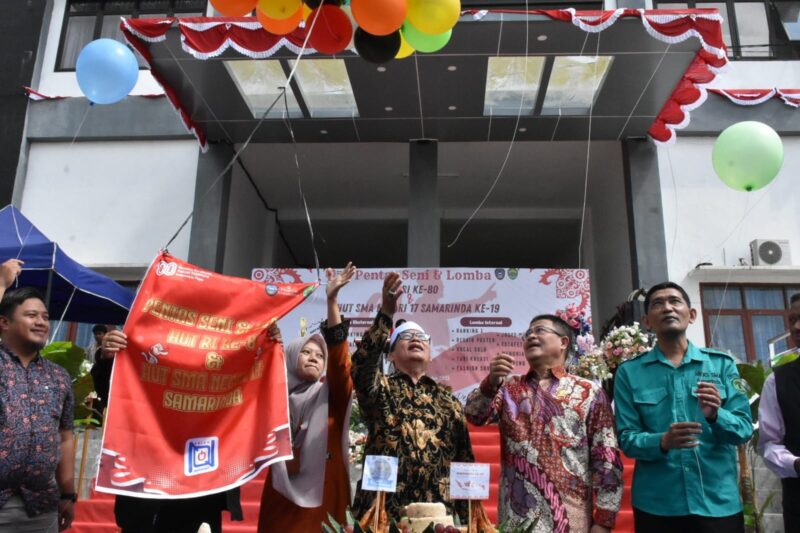 Anggota DPRD Kaltim, Muhammad Darlis Pattalongi, menegaskan komitmennya mendukung pengembangan pendidikan, khususnya di SMAN 17 Samarinda. (Foto/Hms)