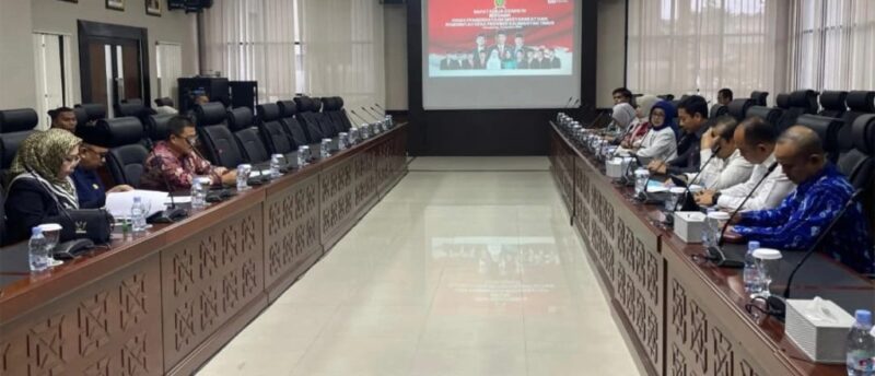 Komisi IV DPRD Kaltim menggelar rapat dengar pendapat (RDP) dengan Dinas Pemberdayaan Masyarakat dan Pemerintahan Desa (DPMPD) Kaltim. (Foto/Hms)