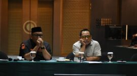 
Panitia Khusus (Pansus) DPRD Kaltim yang membahas Rancangan Peraturan Daerah (Ranperda) tentang Penyelenggaraan Pendidikan menggelar Rapat Dengar Pendapat (RDP) dengan melibatkan 28 pemangku kepentingan. (Foto/Hms)