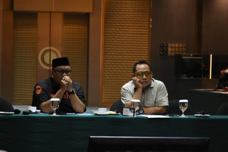 
Panitia Khusus (Pansus) DPRD Kaltim yang membahas Rancangan Peraturan Daerah (Ranperda) tentang Penyelenggaraan Pendidikan menggelar Rapat Dengar Pendapat (RDP) dengan melibatkan 28 pemangku kepentingan. (Foto/Hms)