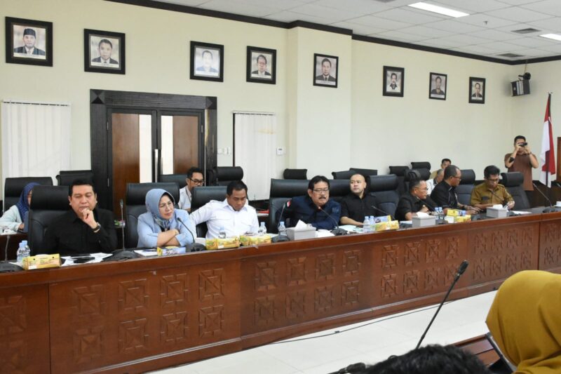 Komisi III DPRD Kaltim menegaskan pentingnya pengawasan ketat terhadap penggunaan anggaran, pembangunan infrastruktur transportasi, serta efisiensi dalam pengadaan barang dan jasa. (Foto/Hms)
